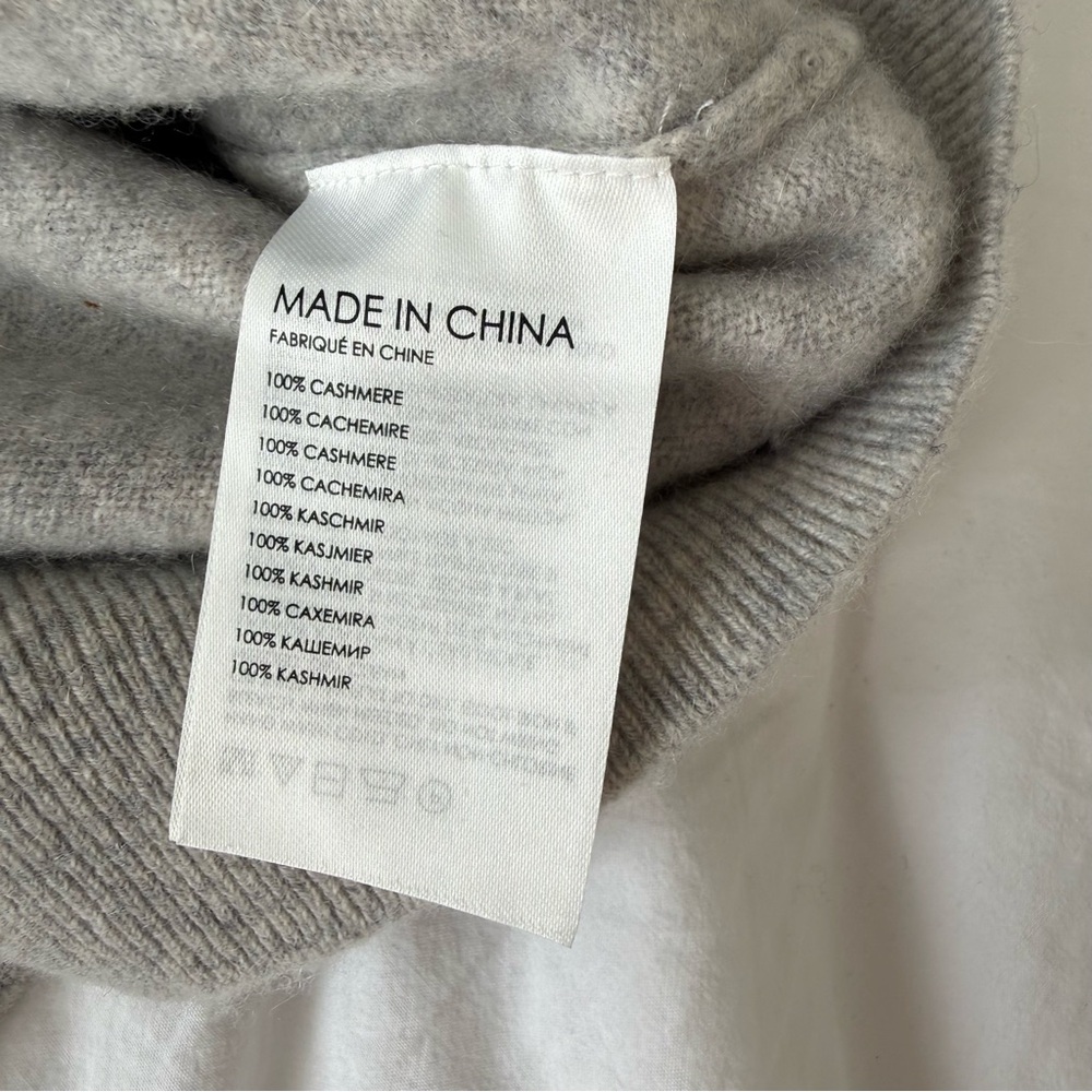 Club Monaco V-Neck Polo Cashmere - Picture 2 of 3